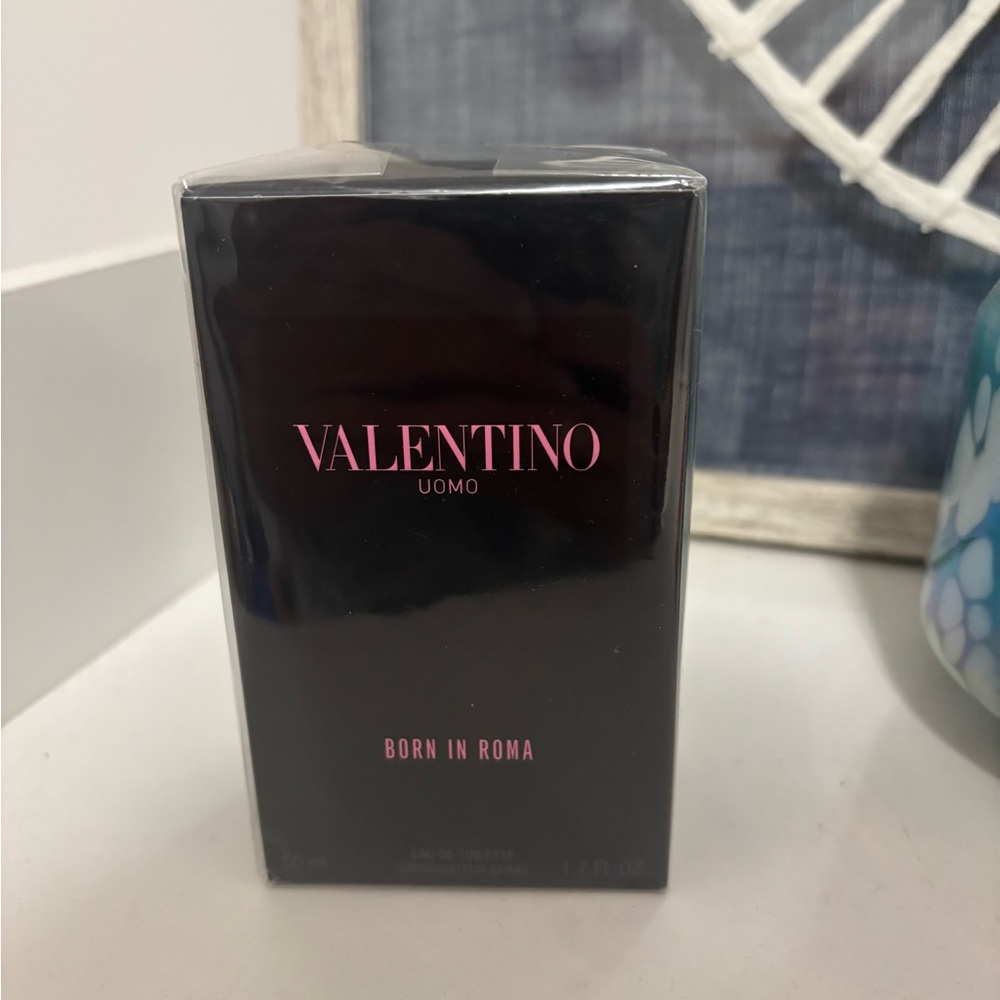 Valentino Uomo Born in Roma Fragrance - Black and Pink